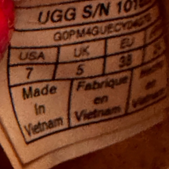 UGG Brown Shearling Boots GUC 7 - Picture 15 of 16